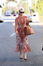 MOLLY SIMS Leaves Wally