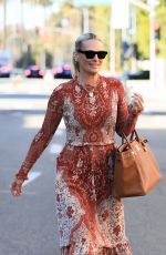 MOLLY SIMS Leaves Wally