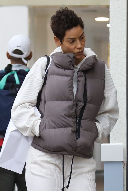 NICOLE MURPHY Out Shopping on Rodeo Drive in Beverly Hills 12/21/2023