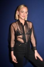 NORA ARNEZEDER at L