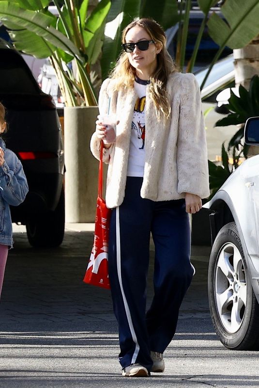OLIVIA WILDE Shopping at Sephora in Studio City 12/30/2023