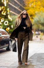 ROSIE HUNTINGTON-WHITELEY Out Shopping in London 12/12/2023