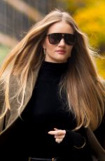 ROSIE HUNTINGTON-WHITELEY Out Shopping in London 12/12/2023