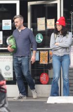 SARAH SILVEMRAN and Rory Albanese Buy Dog Food at Tailwaggers & Tailwashers in Los Angeles 12/27/2023
