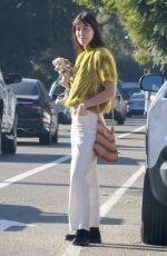 SCOUT WILLIS Out for Breakfast with Her Dog in Los Angeles 12/16/2023