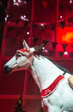 SOPHIE ELLIS BEXTOR Performs at Sheffield City Hall on Her 2023 Christmas Kitchen Disco UK Tour 12/03/2023