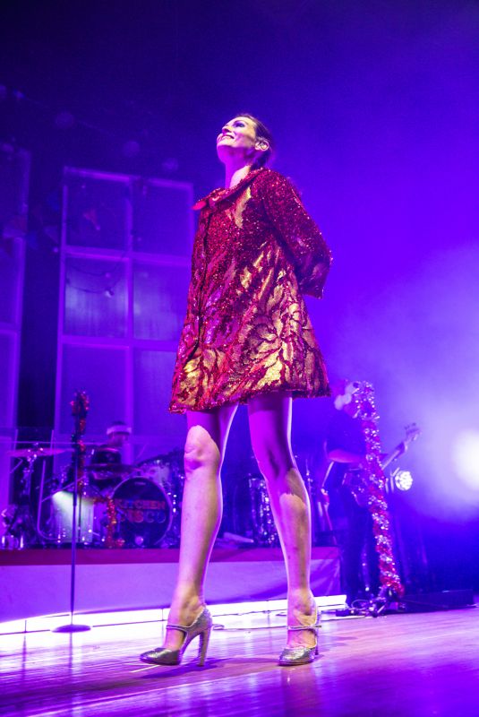 SOPHIE ELLIS BEXTOR Performs at Sheffield City Hall on Her 2023 Christmas Kitchen Disco UK Tour 12/03/2023