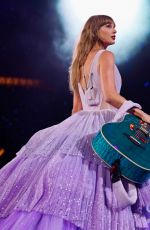 TAYLOR SWIFT in Apple Magazine, December 2023