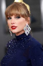 TAYLOR SWIFT in Apple Magazine, December 2023