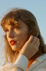 TAYLOR SWIFT in Apple Magazine, December 2023