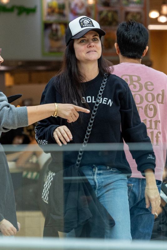 TIFFANI THIESSEN Enjoys Family Shopping at Westfield Mall in Woodland Hills 12/26/2023