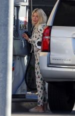 TORI SPELLING at a Gas Station in Woodland Hills 12/15/2023