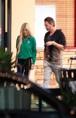TORI SPELLING Shopping at Topanga Mall in Cabasas 12/22/2023