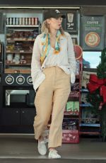 VANESSA KIRBY Shopping at a Supermarket on Gold Coast in Australia 12/03/2023