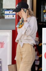 VANESSA KIRBY Shopping at a Supermarket on Gold Coast in Australia 12/03/2023