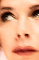 VICTORIA BECKHAM for Allure< December 2023