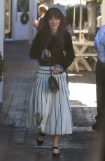 ZOOEY DESCHANEL and Johnathan Scott on a Lunch Date in Brentwood 12/05/2023