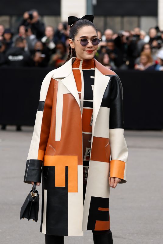 ARAYA HARGATE Arrives at Fendi Couture SS24 Show at Haute Couture Week in Paris 01/25/2024