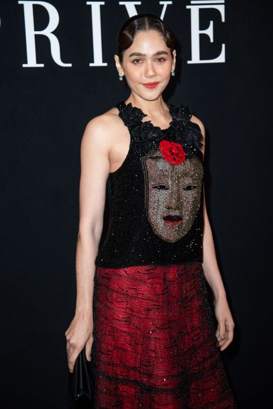 ARAYA HARGATE at Giorgio Armani Prive Haute Couture Spring/Summer 2024 Show at Paris Fashion Week 01/22/2024