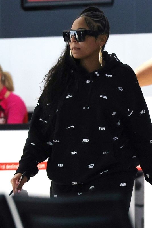 ASHANTI at Airport in Perth 01/17/2024