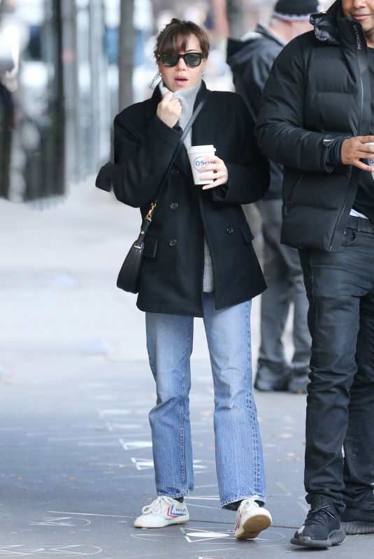 AUBREY PLAZA Arrives for Her Matinee Performance of Danny and the Deep Blue Sea in New York 01/03/2024