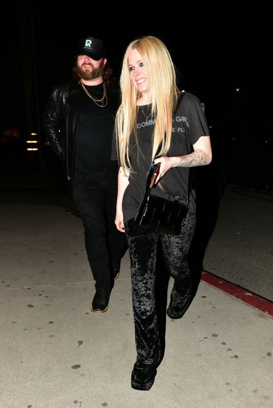 AVRIL LAVIGNE on a Dinner Date at Catch Steak in West Hollywood 01/29/2024
