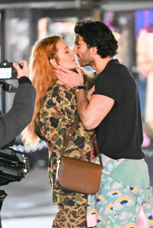 BLAKE LIVELY Shares an On-Screen Kiss on the Set of It Ends With Us in Jersey City 01/12/2024