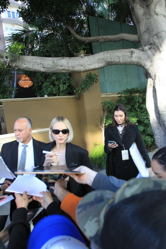 CAREY MULLIGAN Signs Autographs at AFI Awards in Beverly Hills 01/12/2024