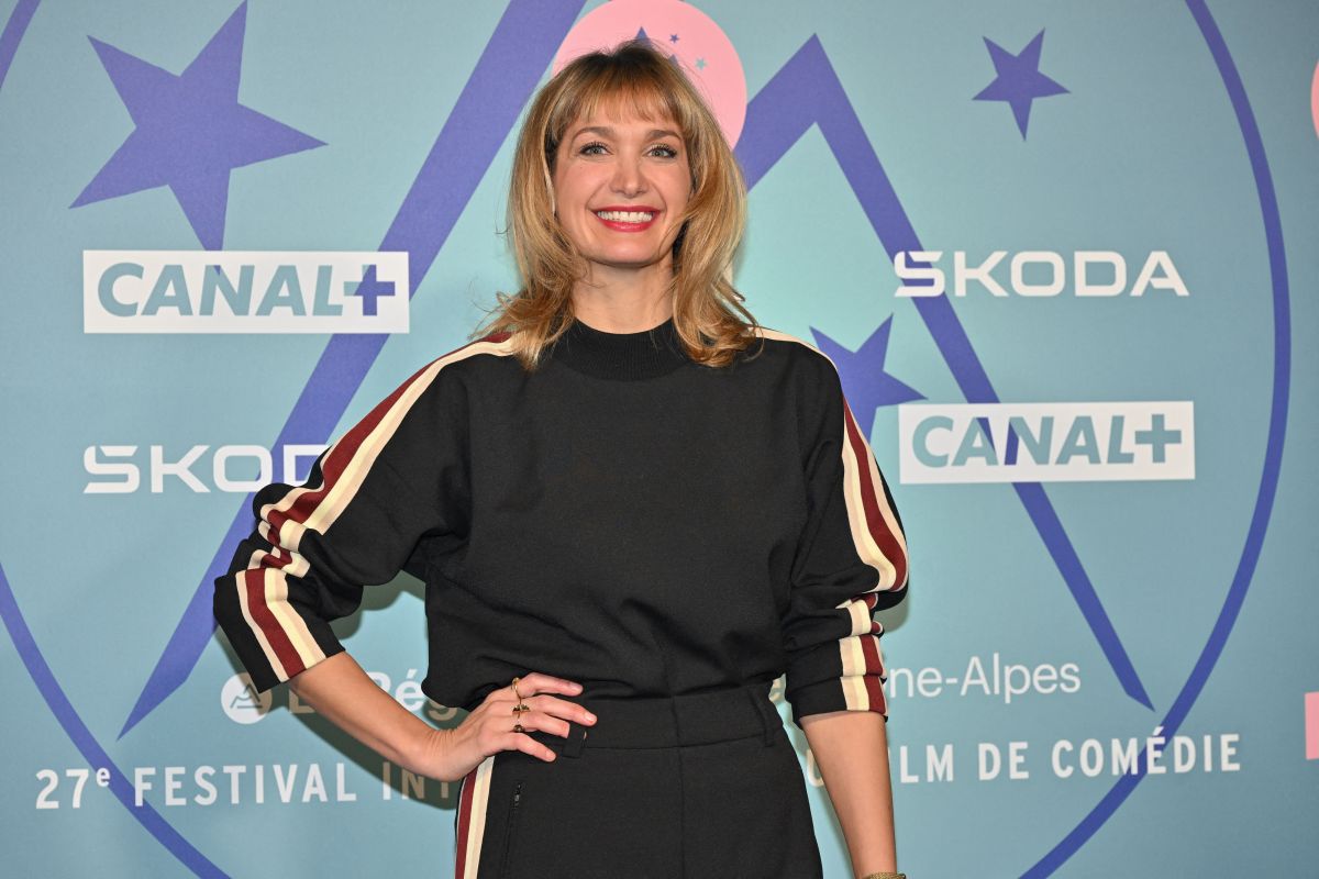 CAROLINE ANGLADE at 27th Alpe d Huez Film Festival Closing Ceremony 01 ...
