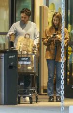 CAYLEE COWAN and Casey Affleck at a Grocery Store in Los Feliz 01/15/2024