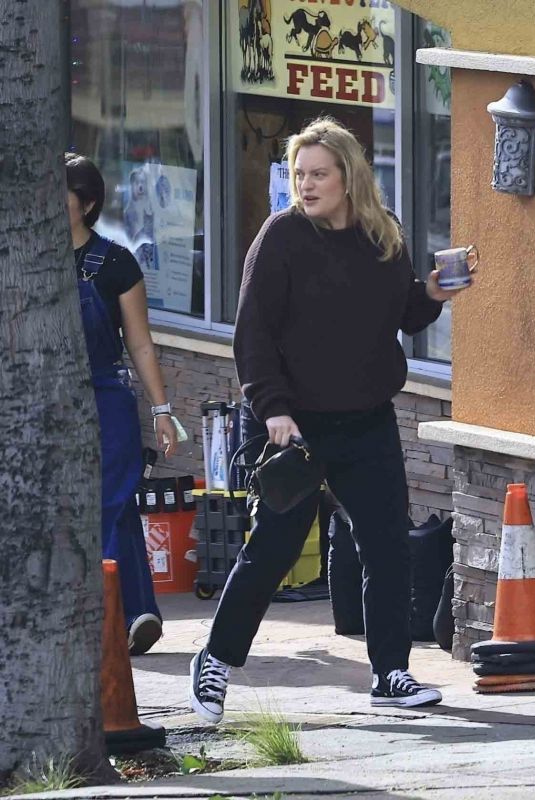 ELISABETH MOSS on the Set of Shell in Los Angeles 01/03/2024