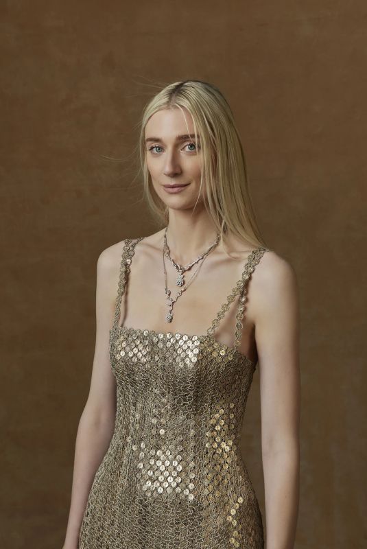 ELIZABETH DEBICKI at Portrait Booth at 81st Golden Globe Awards 01/07/2024