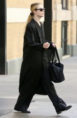 ELLE FANNING Heading for Her Matinee Performance of Appropriate in New York 01/03/2024