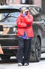 EMILY RATAJKOWSKI Arrives at Her Apartment in New York 01/17/2024