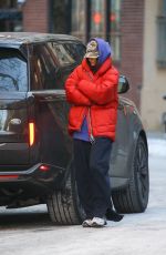EMILY RATAJKOWSKI Arrives at Her Apartment in New York 01/17/2024