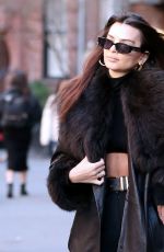 EMILY RATAJKOWSKI Heading to a Photoshoot in New York 01/10/2024
