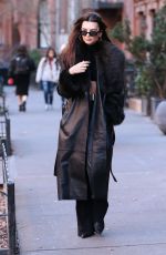 EMILY RATAJKOWSKI Heading to a Photoshoot in New York 01/10/2024