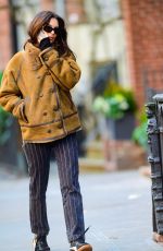 EMILY RATAJKOWSKI Out Chats on the Phone in New York 01/12/2024
