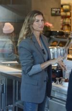 GISELE BUNDCHEN Shopping at Erewhon Supermarket in Los Angeles 01/11/2024