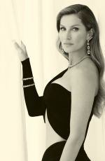 GISELE BUNDCHEN - Vivara Presents Christmas Collection, December 2023