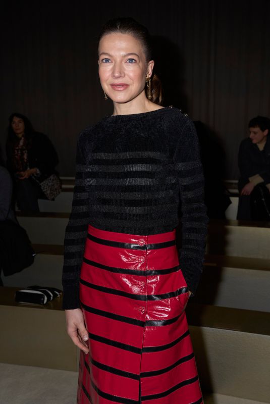 HANNAH HERZSPRUNG at Chanel Haute Couture Show at Paris Fashion Week 01/23/2024