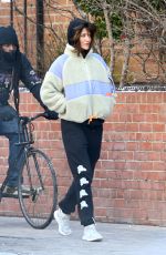HELENA CHRISTENSEN Visits Picasso Sculpture Bust of Sylvette in New York 01/17/2024