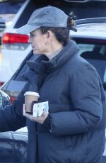 JENNIFER GARNER Out for an Early Morning Coffee Run in Brentwood 01/09/2024