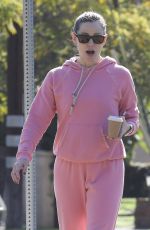 JENNIFER GARNER Out for Morning Walk in Brentwood 01/28/2024
