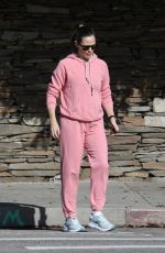 JENNIFER GARNER Out for Morning Walk in Brentwood 01/28/2024