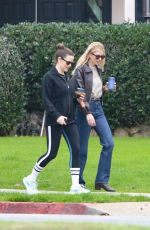 JENNIFER GARNER Out with a Friend for Coffee in Brentwood 01/24/2024