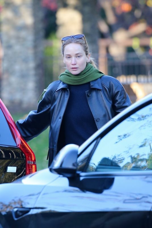 JENNIFER LAWRENCE Out and About in Beverly Hills 01/10/2024