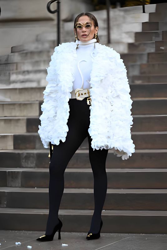 JENNIFER LOPEZ at Schiaparelli Haute Couture SS24 Show at Paris Fashion Week 01/22/2024