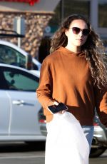 JINGER DUGGAR Shopping at Target in Los Angeles 01/11/2024