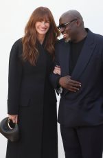 JULIA ROBERTS at Jacquemus Show in Saint-Paul-De-Vence 01/29/2024